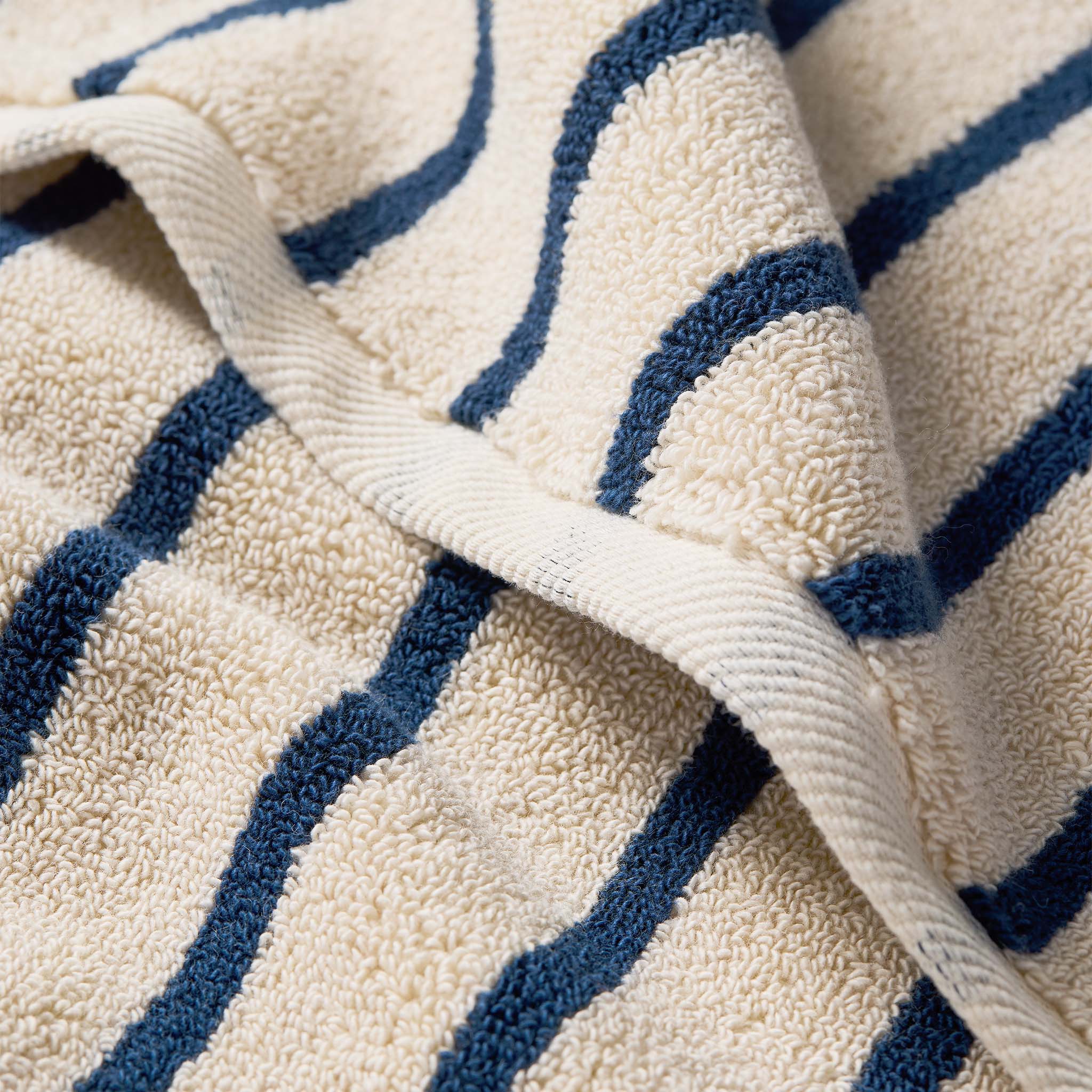 Super-Plush Set of 4 Bath Towel Bundle W6